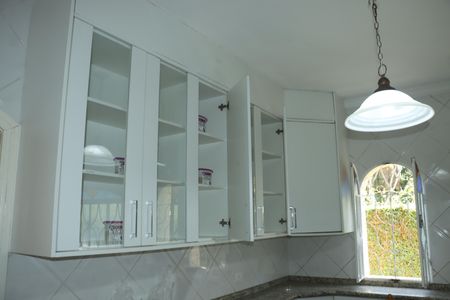 Casa de condomínio para alugar com 591m², 7 quartos e 4 vagasCozinha