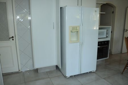 Casa de condomínio para alugar com 591m², 7 quartos e 4 vagasCozinha