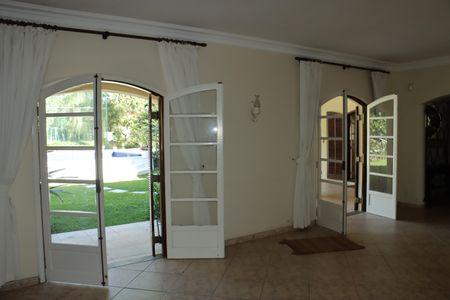 Casa de condomínio para alugar com 591m², 7 quartos e 4 vagasCozinha