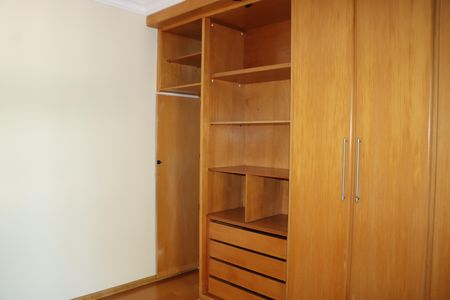 Casa de condomínio para alugar com 591m², 7 quartos e 4 vagasSuíte 3
