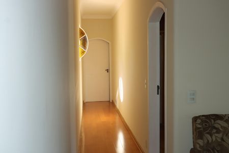 Casa de condomínio para alugar com 591m², 7 quartos e 4 vagasCorredor