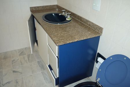 Casa de condomínio para alugar com 591m², 7 quartos e 4 vagasBanheiro da Suíte 3