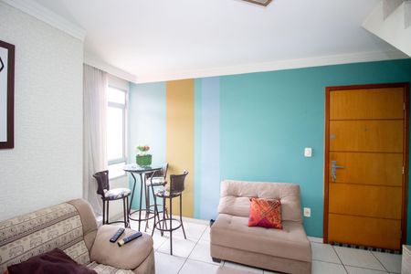 Sala de apartamento à venda com 2 quartos, 98m² em Alvorada, Contagem