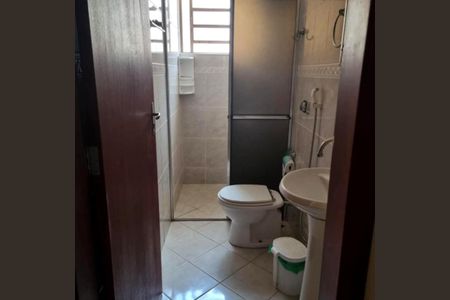 Casa à venda com 232m², 5 quartos e 3 vagasBanheiro