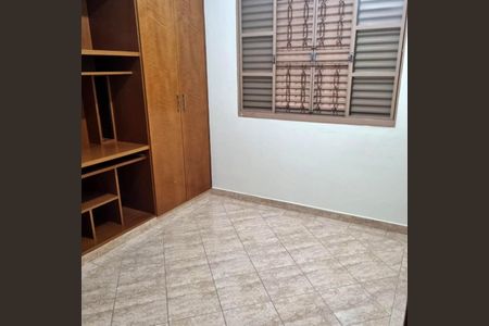 Casa à venda com 232m², 5 quartos e 3 vagasQuarto