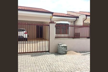 Casa à venda com 232m², 5 quartos e 3 vagasFachada