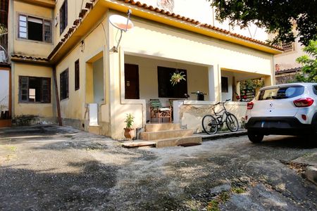 Casa para alugar com 700m², 3 quartos e 7 vagasQuintal