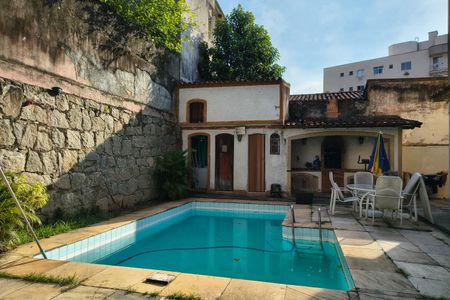 Casa para alugar com 700m², 3 quartos e 7 vagasPiscina