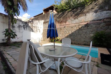 Casa para alugar com 700m², 3 quartos e 7 vagasPiscina