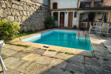 Casa para alugar com 700m², 3 quartos e 7 vagasPiscina