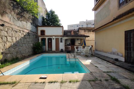 Casa para alugar com 700m², 3 quartos e 7 vagasPiscina