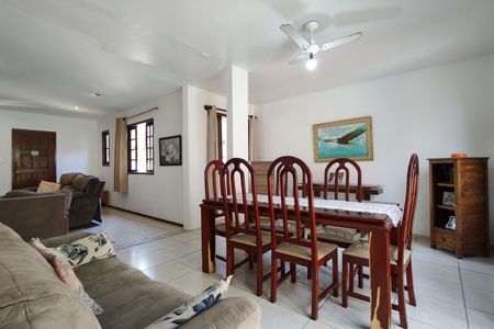 Sala de casa para alugar com 3 quartos, 700m² em Pechincha, Rio de Janeiro