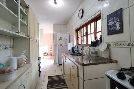 Casa para alugar com 700m², 3 quartos e 7 vagasCozinha - Armários