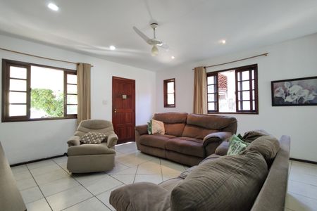 Casa para alugar com 700m², 3 quartos e 7 vagasSala