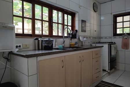 Casa para alugar com 700m², 3 quartos e 7 vagasCozinha - Armários