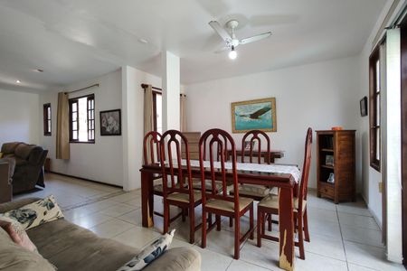 Sala de casa para alugar com 3 quartos, 700m² em Pechincha, Rio de Janeiro