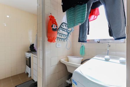 Apartamento à venda com 47m², 2 quartos e 1 vagaCozinha e área de serviço