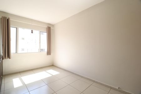 Sala de apartamento para alugar com 2 quartos, 45m² em Jardim Ipanema, Uberlândia