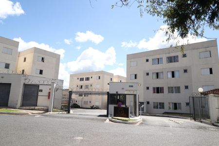 Apartamento para alugar com 45m², 2 quartos e 1 vagaFachada e portaria