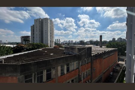 Apartamento para alugar com 42m², 2 quartos e sem vaga Apartamento para alugar com 42m², 2 quartos e sem vagaVaranda
