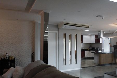 Sala de casa de condomínio à venda com 4 quartos, 400m² em Jacarepaguá, Rio de Janeiro