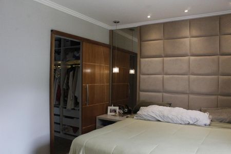 Casa de condomínio à venda com 400m², 4 quartos e 3 vagasQuarto Suíte
