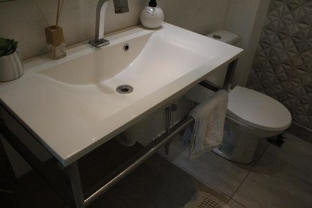 Casa de condomínio à venda com 400m², 4 quartos e 3 vagasLavabo