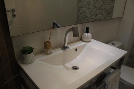 Casa de condomínio à venda com 400m², 4 quartos e 3 vagasLavabo