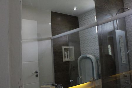 Casa de condomínio à venda com 400m², 4 quartos e 3 vagasBanheiro Social