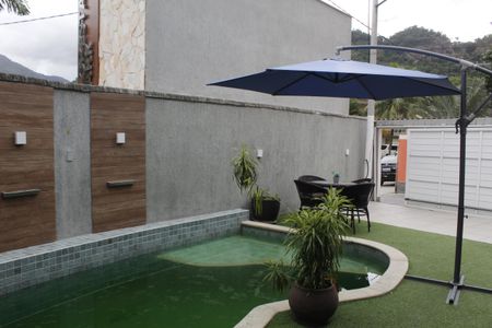 Casa de condomínio à venda com 400m², 4 quartos e 3 vagasÁrea externa