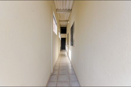 Casa para alugar com 220m², 3 quartos e sem vagaCorredor externo