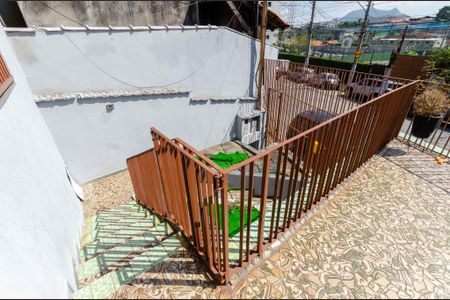 Casa para alugar com 220m², 3 quartos e sem vagaEscada
