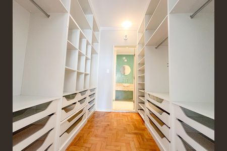 Apartamento à venda com 107m², 2 quartos e 1 vagaCloset Suíte