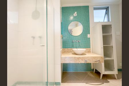 Apartamento à venda com 107m², 2 quartos e 1 vagaBanheiro Suíte