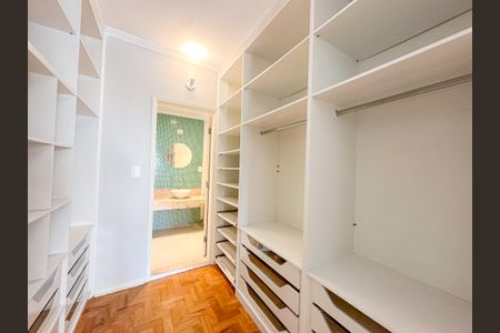 Apartamento à venda com 107m², 2 quartos e 1 vagaCloset Suíte