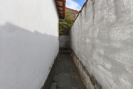 Casa para alugar com 200m², 4 quartos e 3 vagasCorredor - Quintal