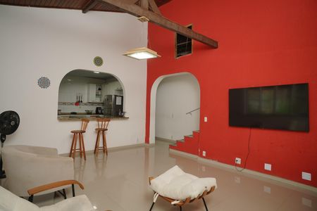 Sala de casa para alugar com 4 quartos, 600m² em Itapeba, Maricá
