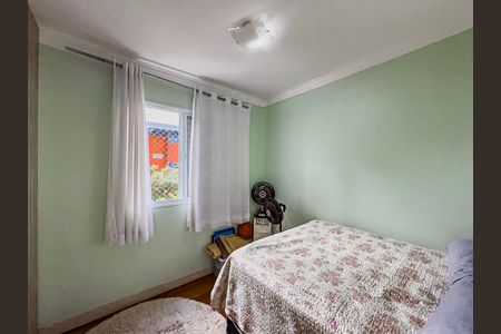 Apartamento à venda com 64m², 3 quartos e 1 vaga Apartamento à venda com 64m², 3 quartos e 1 vagaQuarto simples com cama e móveis simples, com vista para a rua.