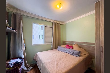Apartamento à venda com 64m², 3 quartos e 1 vaga Apartamento à venda com 64m², 3 quartos e 1 vagaQuarto com cama simples, cortinas, janela e iluminação adequada.