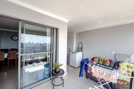 Apartamento à venda com 68m², 2 quartos e 2 vagasVaranda