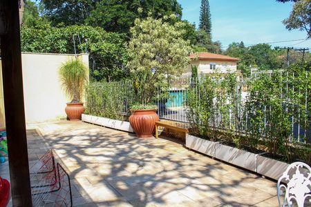 Casa à venda com 412m², 4 quartos e 4 vagas Casa à venda com 412m², 4 quartos e 4 vagasVaranda da Sala