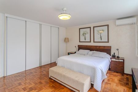 Casa à venda com 420m², 4 quartos e 4 vagas