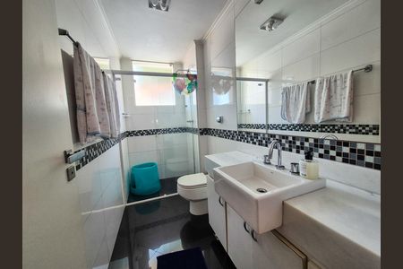 Casa à venda com 412m², 4 quartos e 4 vagas Casa à venda com 412m², 4 quartos e 4 vagasBanheiro da Suíte 3