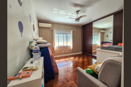 Casa à venda com 412m², 4 quartos e 4 vagas Casa à venda com 412m², 4 quartos e 4 vagasSuíte 3