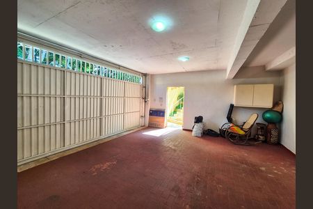 Casa à venda com 412m², 4 quartos e 4 vagas Casa à venda com 412m², 4 quartos e 4 vagasGaragem 1