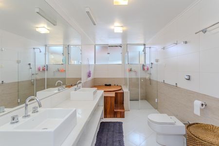 Casa à venda com 420m², 4 quartos e 4 vagas