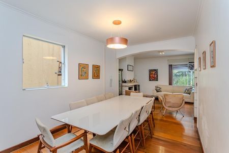 Casa à venda com 420m², 4 quartos e 4 vagas
