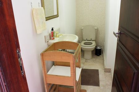 Casa à venda com 412m², 4 quartos e 4 vagas Casa à venda com 412m², 4 quartos e 4 vagasLavabo