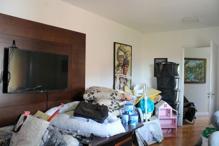 Casa à venda com 412m², 4 quartos e 4 vagas Casa à venda com 412m², 4 quartos e 4 vagas2º Andar da Área de Serviço com Entrada Independente
