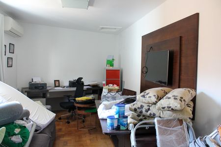 Casa à venda com 412m², 4 quartos e 4 vagas Casa à venda com 412m², 4 quartos e 4 vagas2º Andar da Área de Serviço com Entrada Independente
